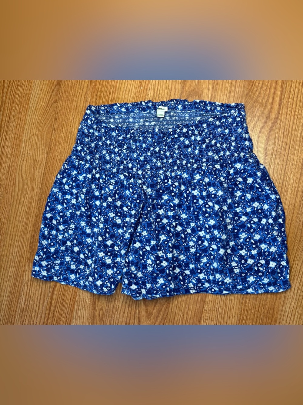 Aerie blue and white floral flowy shorts